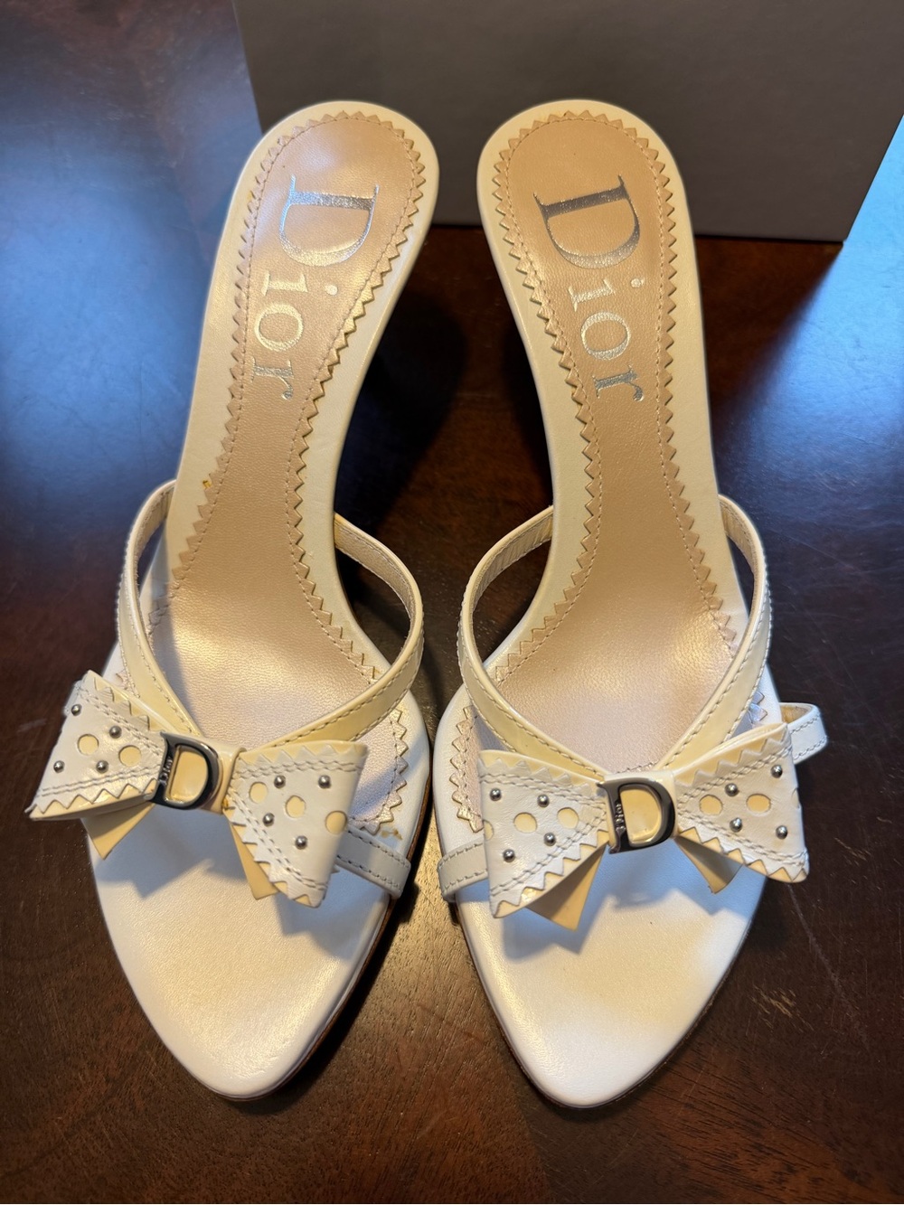 NIB Vintage Y2K Christian Dior “D-Trick” White Leather & Bow Slide Mule Heels